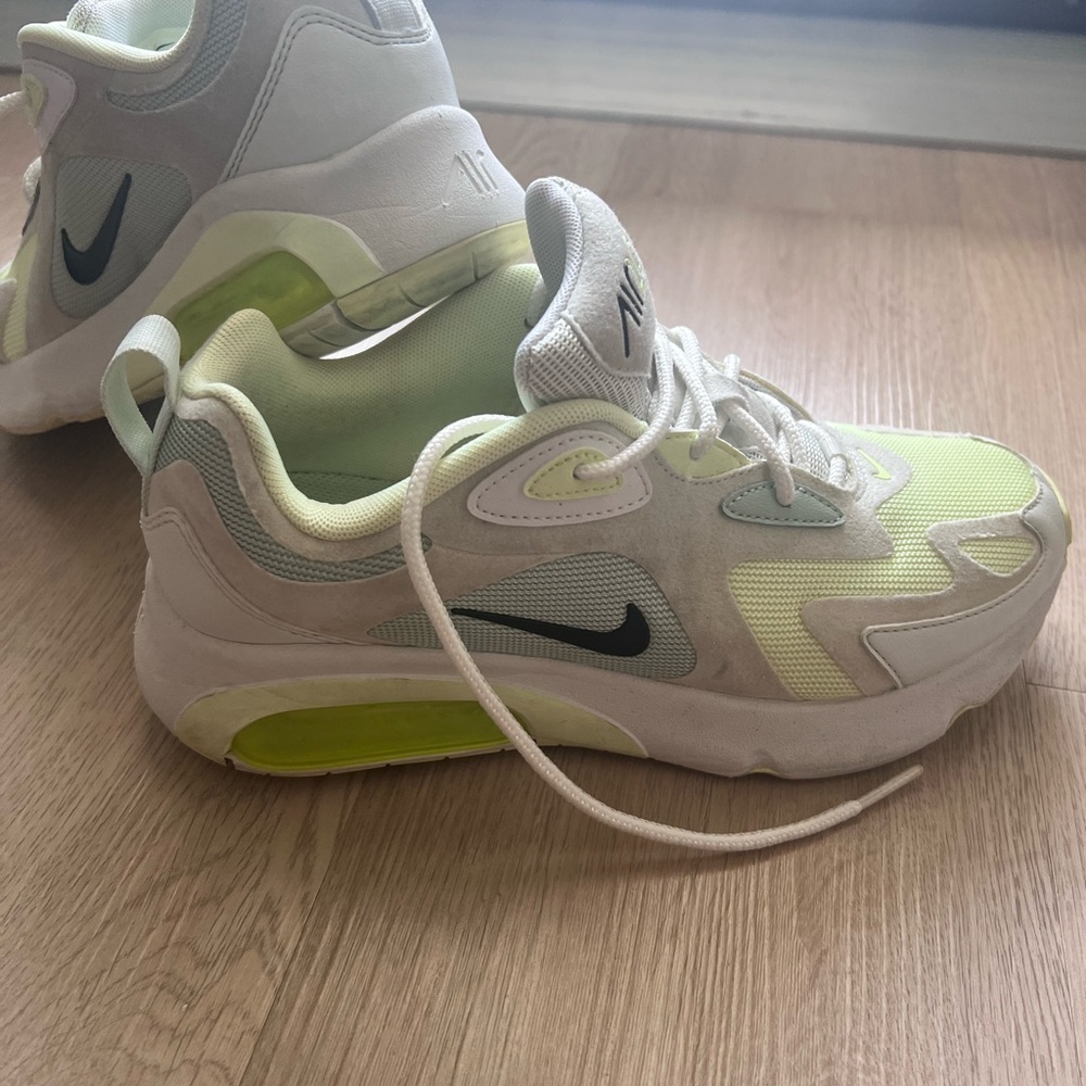 Nike Air Max 200 Pistachio FrostWomen's Sneakers Size 7 - Picture 8 of 10